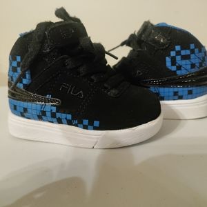 Good condition sneaker for boy